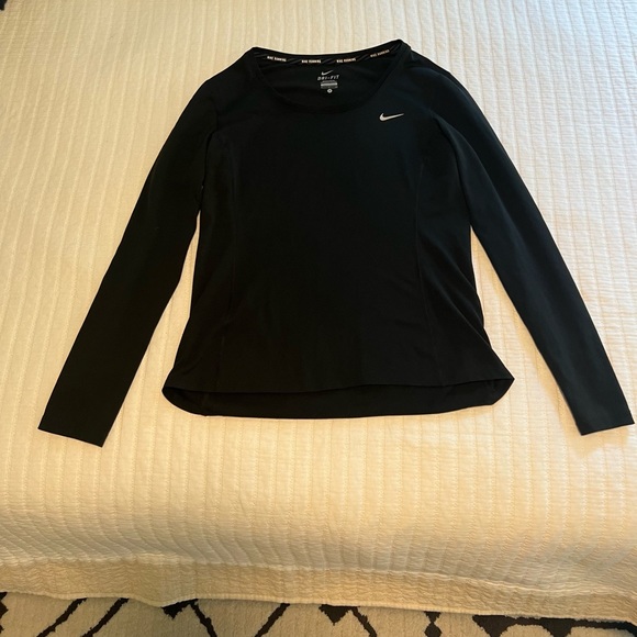 Nike Dri-Fit Running Shirt - Picture 3 of 6